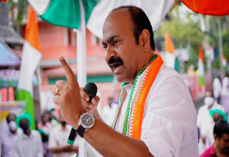 വി ഡി സതീശനായി പ്രവർത്തകർ തെരുവിലേക്ക്?; കണ്ണൂരിൽ പ്രകടനം നടത്താൻ ആഹ്വാനം